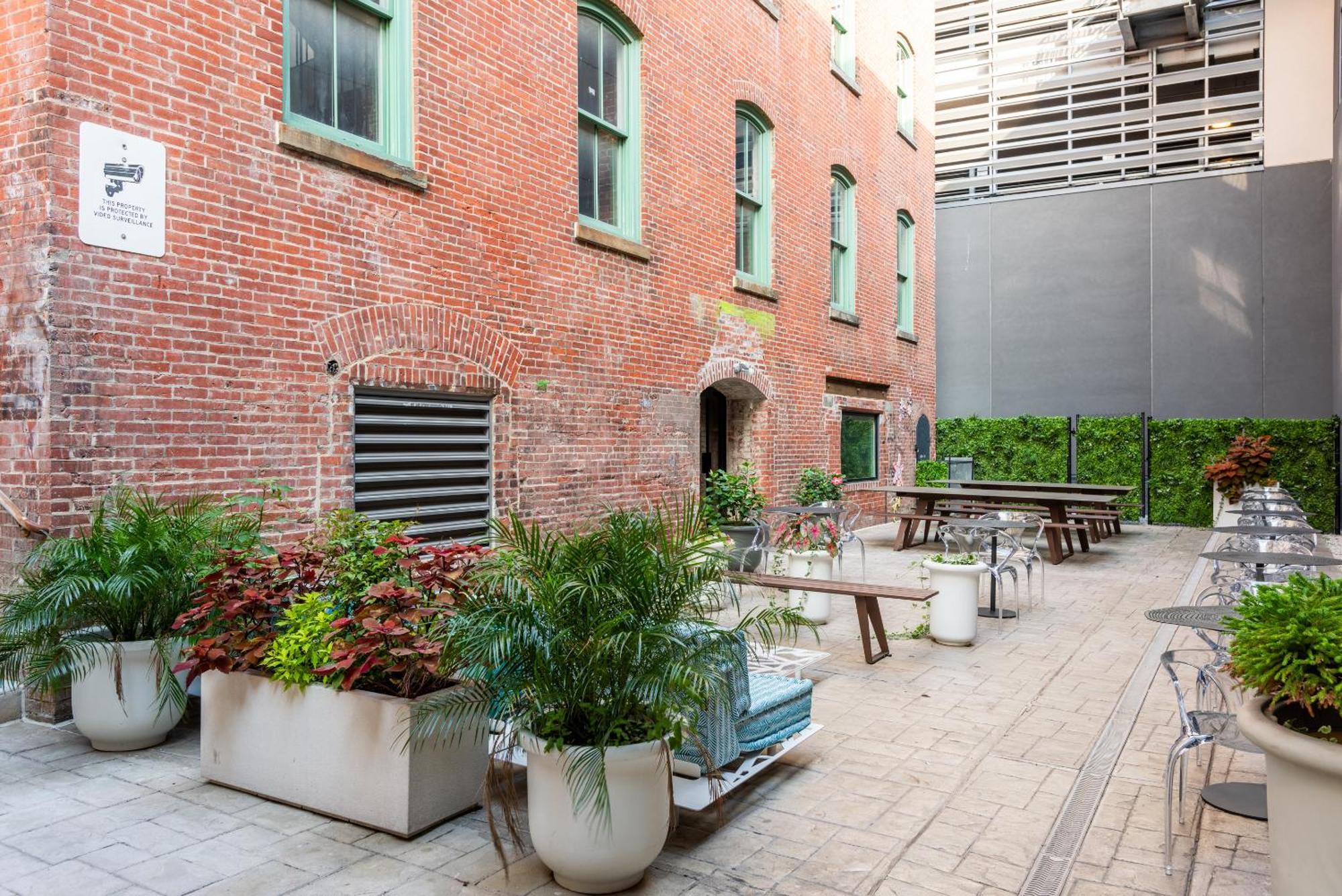 Mint House At The Divine Lorraine Hotel - Filadelfia Esterno foto