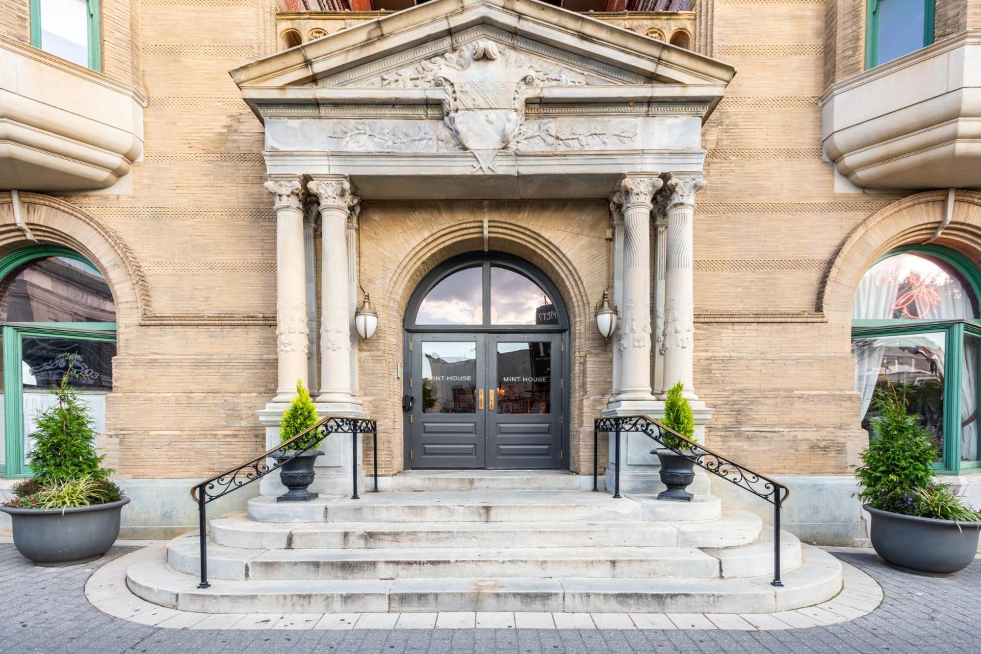 Mint House At The Divine Lorraine Hotel - Filadelfia Esterno foto